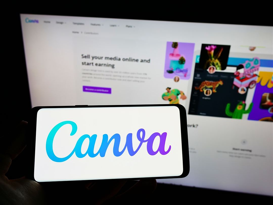 Computer- und Handybildschirm mit Canva Logo.