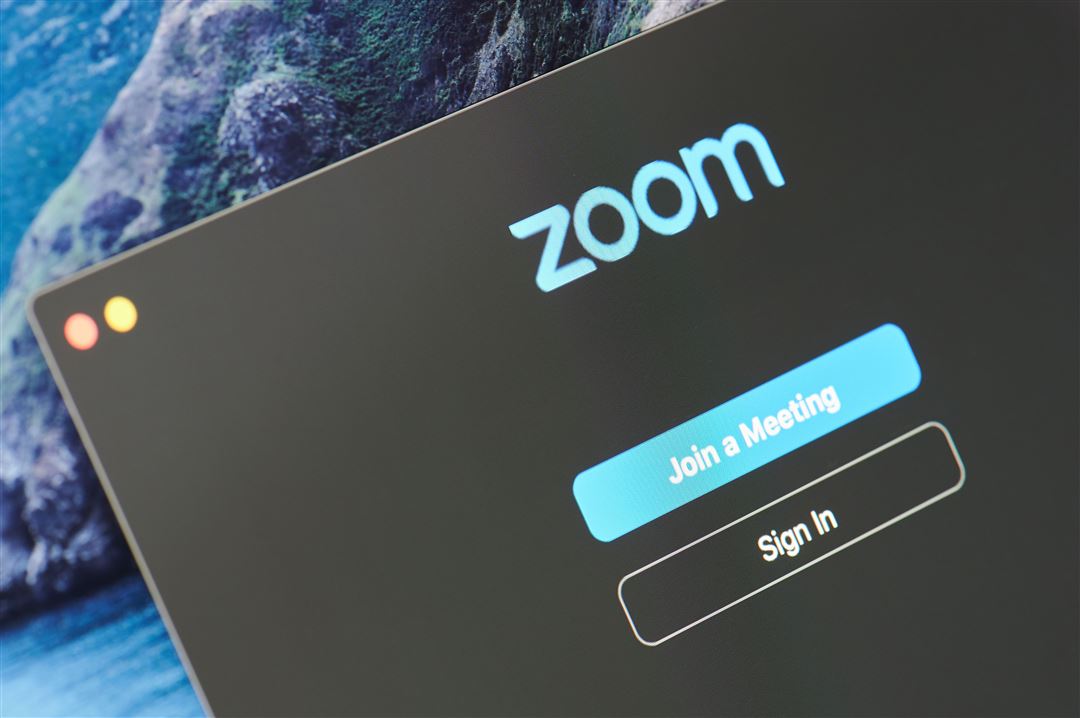 Bildschirm mit Logo f&uuml;r ein Meeting mit Zoom