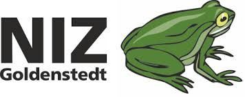 Ein Frosch hockt &uuml;ber den Buchstaben des NIZ Goldenstedt